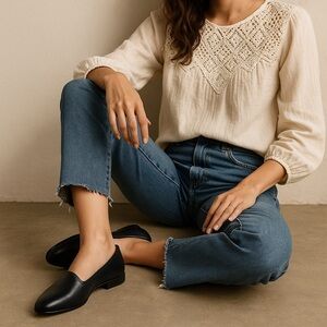 Trotters Liz Lux Navy Leather Flat Loafer Size 6